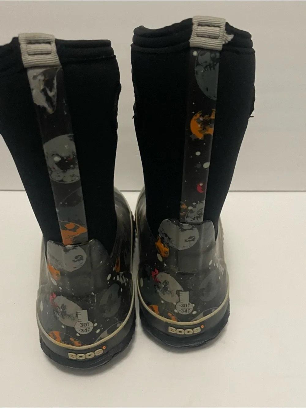 Bogs Youth 5 Waterproof Winter Snow Boots Classic High Insulated Moon Design